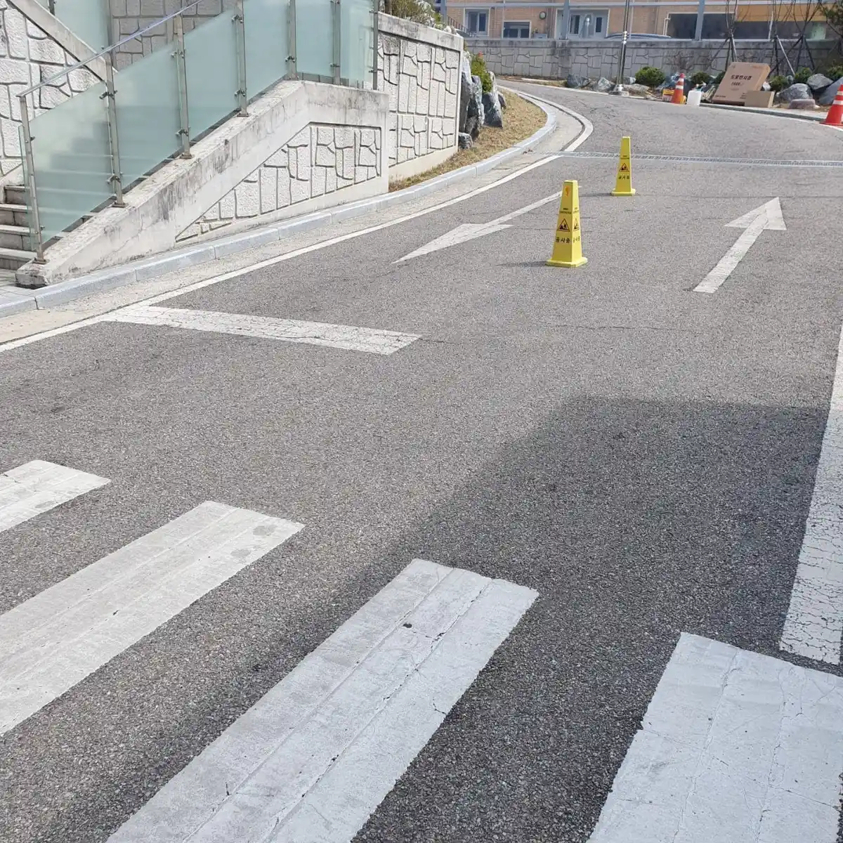 도로방지턱 설치 시공 사례 메인 안내